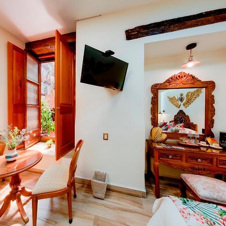Hotel Casa Baez Пацкуаро Экстерьер фото