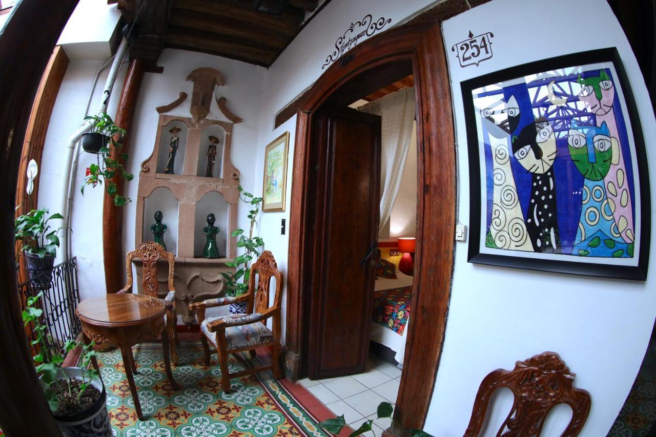 Hotel Casa Baez Пацкуаро Экстерьер фото