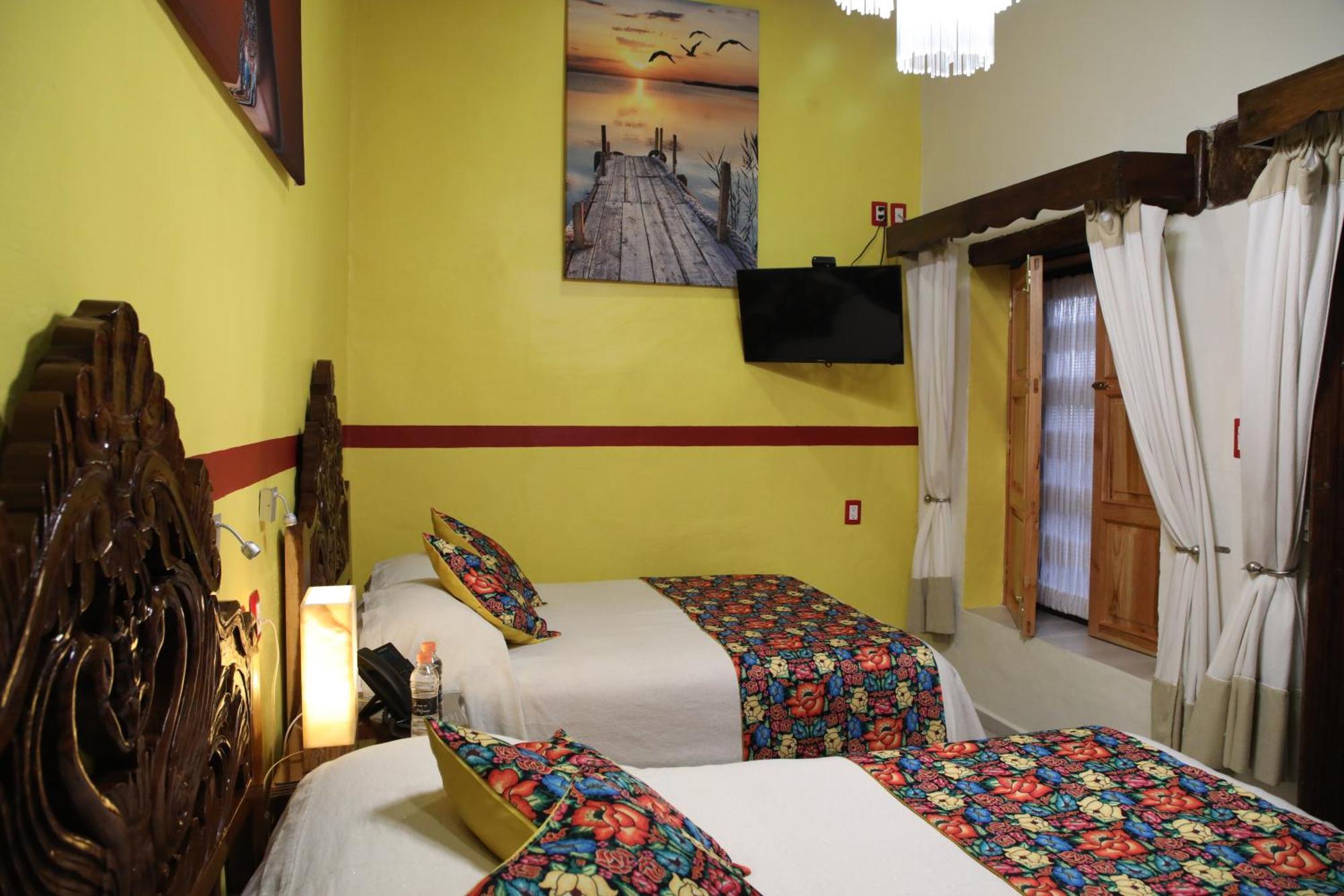 Hotel Casa Baez Пацкуаро Экстерьер фото