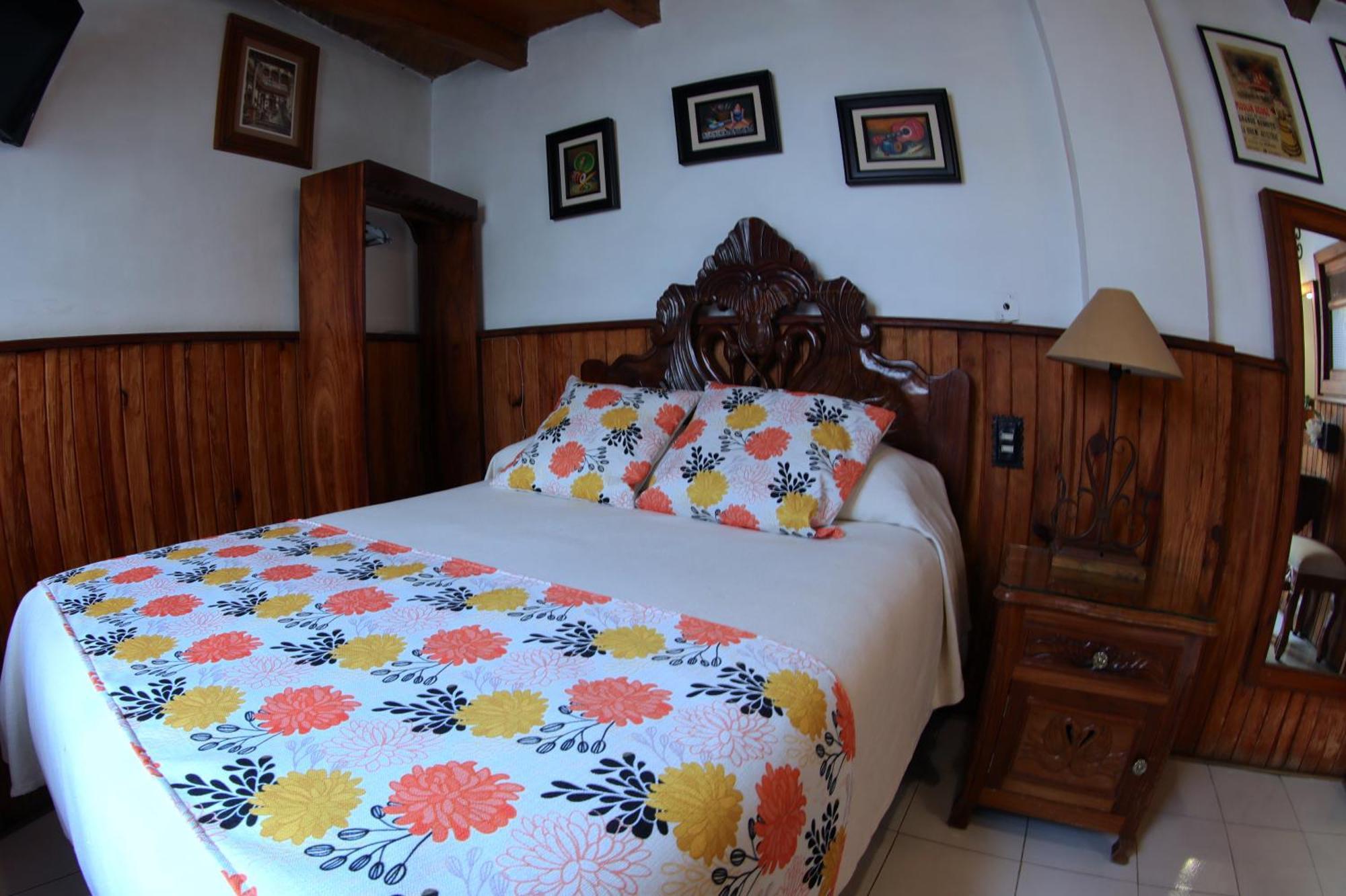 Hotel Casa Baez Пацкуаро Экстерьер фото