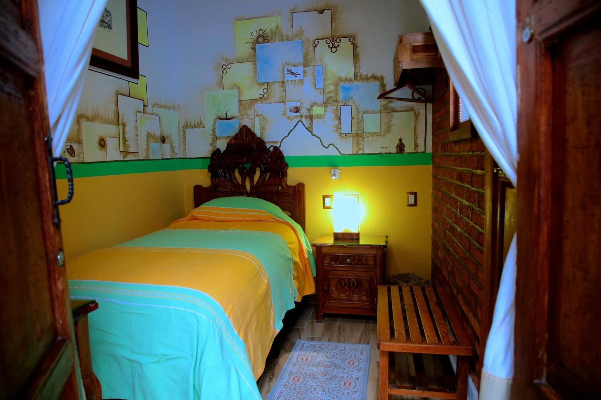 Hotel Casa Baez Пацкуаро Экстерьер фото