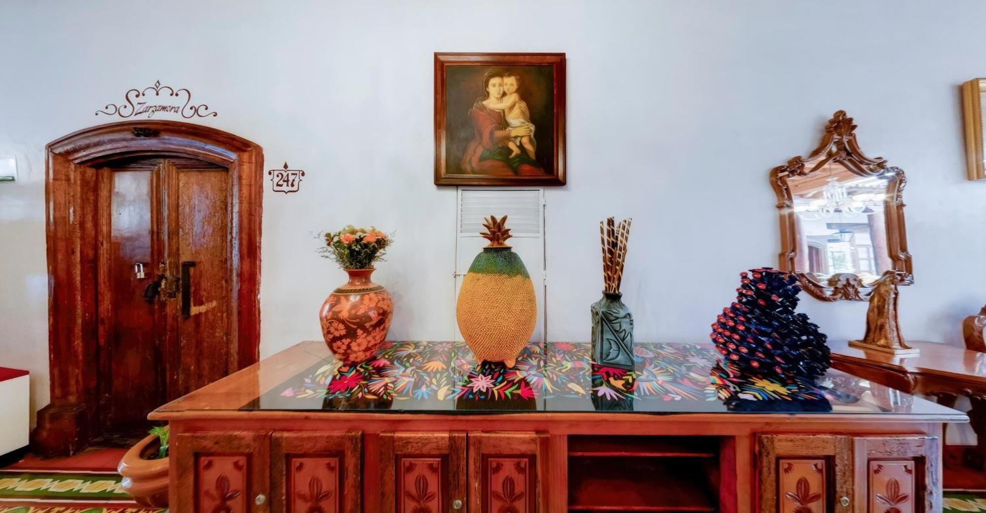 Hotel Casa Baez Пацкуаро Экстерьер фото