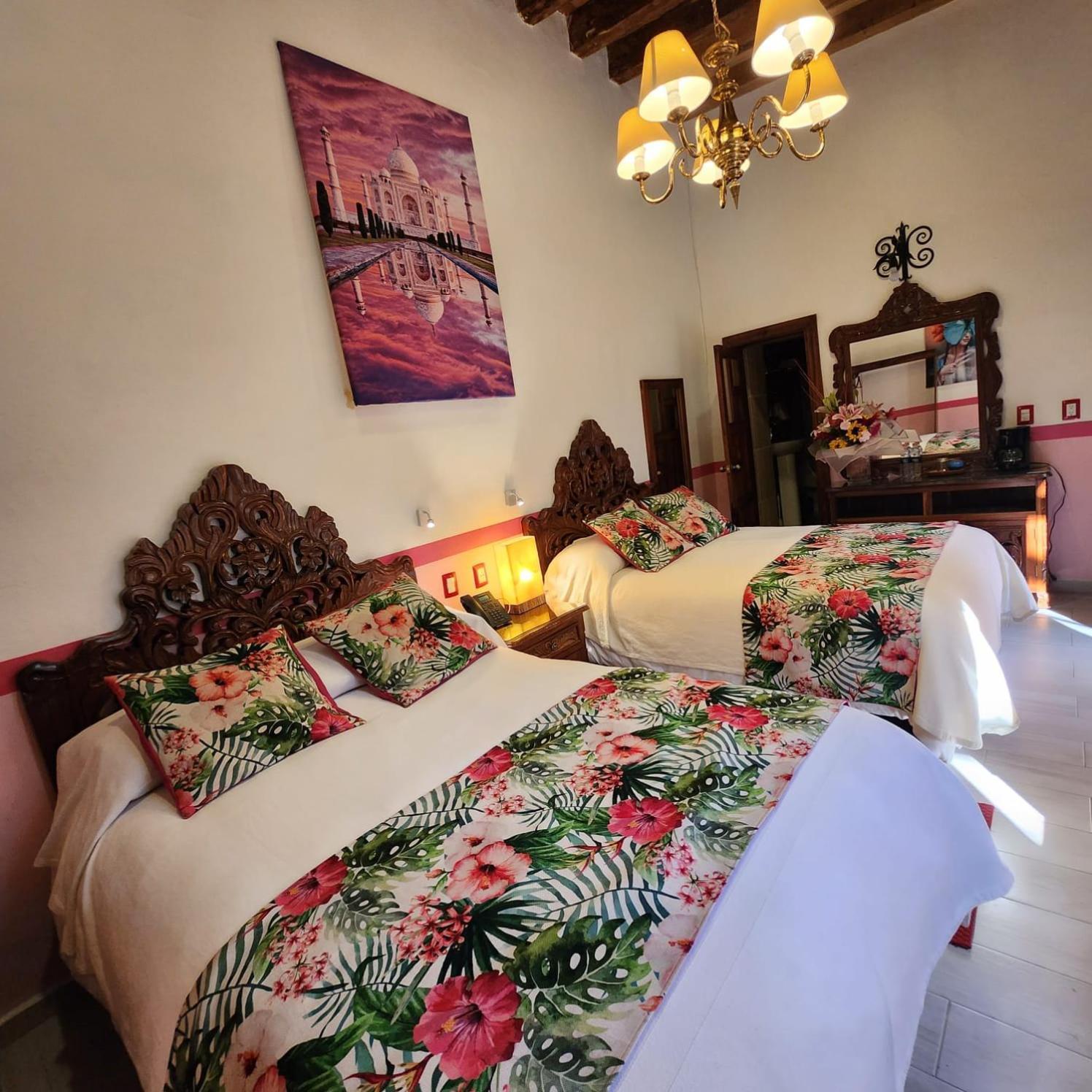 Hotel Casa Baez Пацкуаро Экстерьер фото