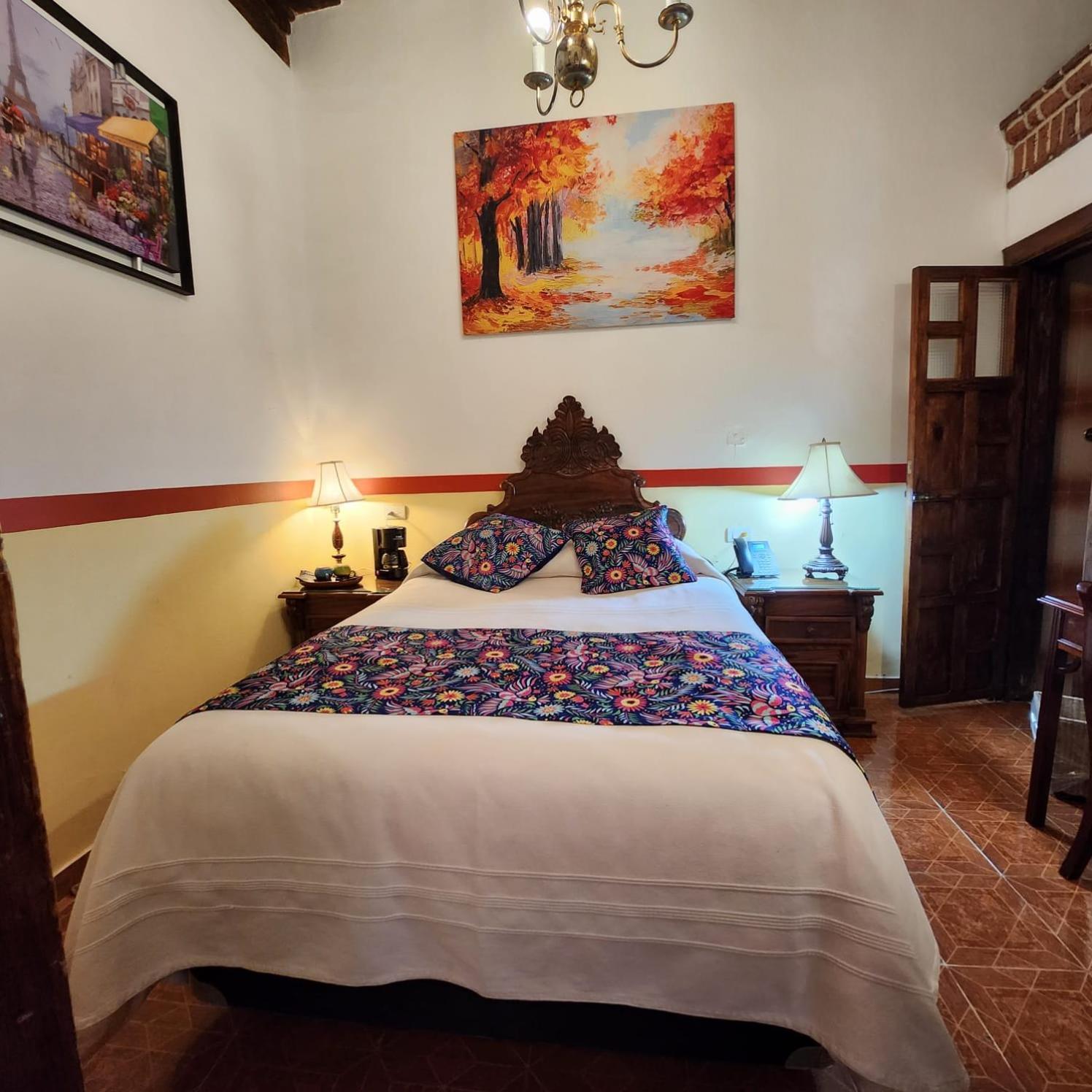 Hotel Casa Baez Пацкуаро Экстерьер фото