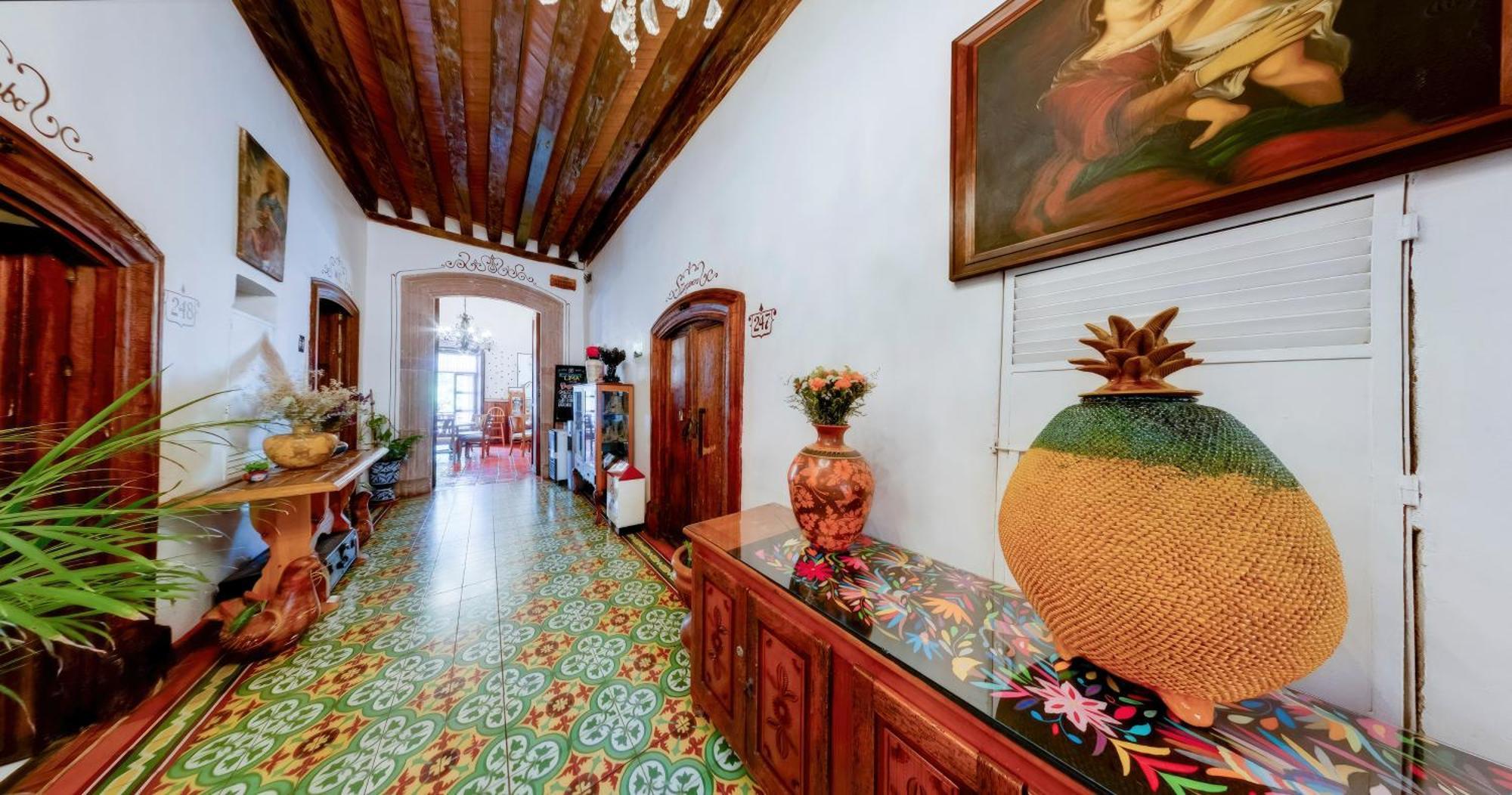 Hotel Casa Baez Пацкуаро Экстерьер фото